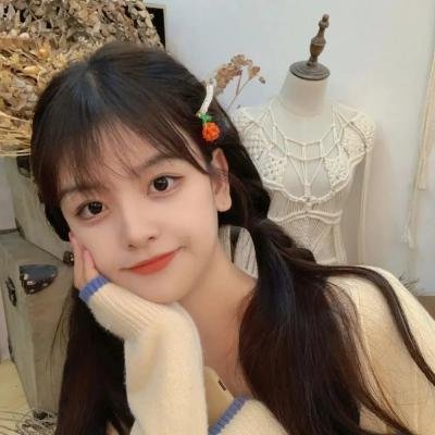 我罩袍下的口红